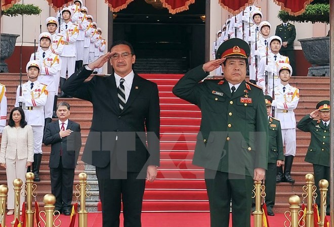 Vietnam, Malaysia foster defense cooperation - ảnh 1